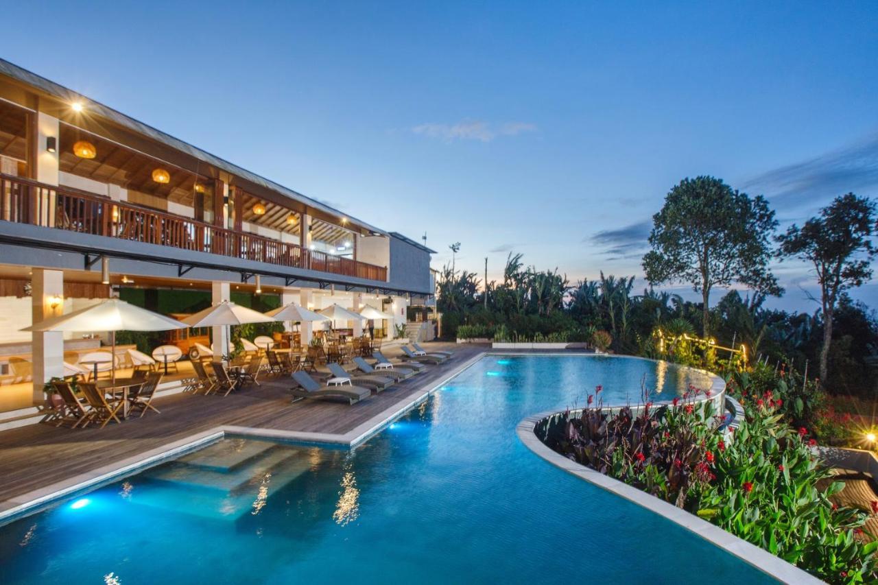 Giriwood Hotel & Villa Munduk Екстериор снимка