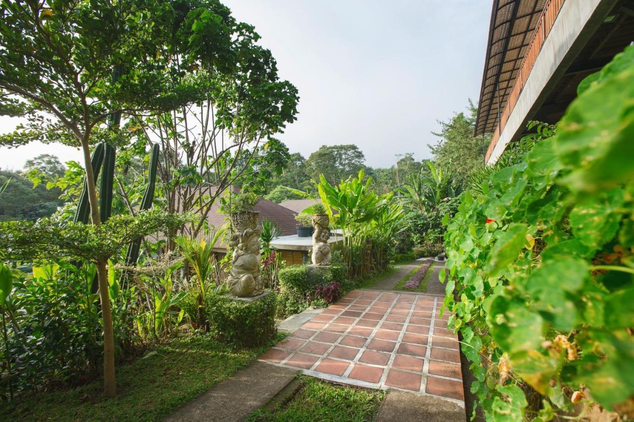 Giriwood Hotel & Villa Munduk Екстериор снимка